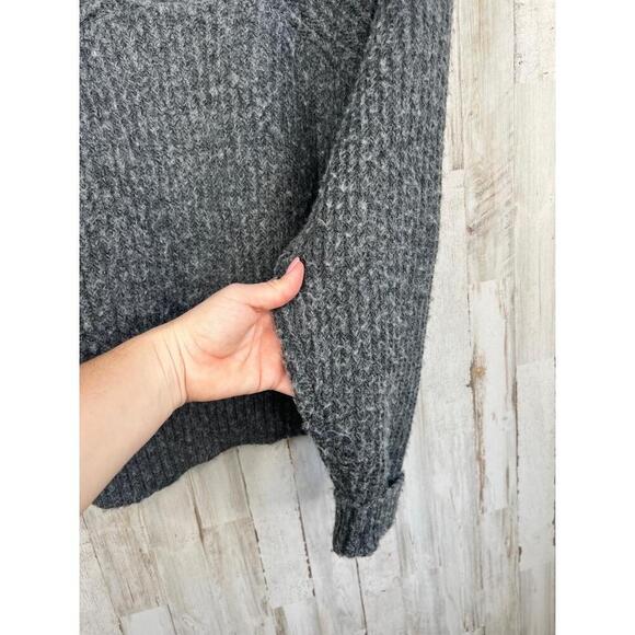 1. State Gray Cable Knit Turtleneck Sweater Long Sleeves Keyhole Back Size S - Picture 6 of 11